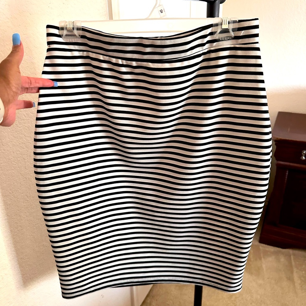 Black & White Pencil Skirt